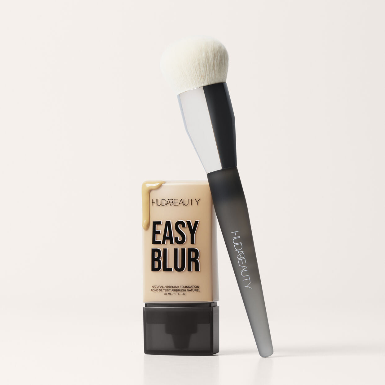 Huda Beauty Easy Blur Base Brush