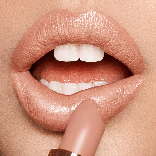 Charlotte Tilbury K.I.S.S.I.N.G Lipstick